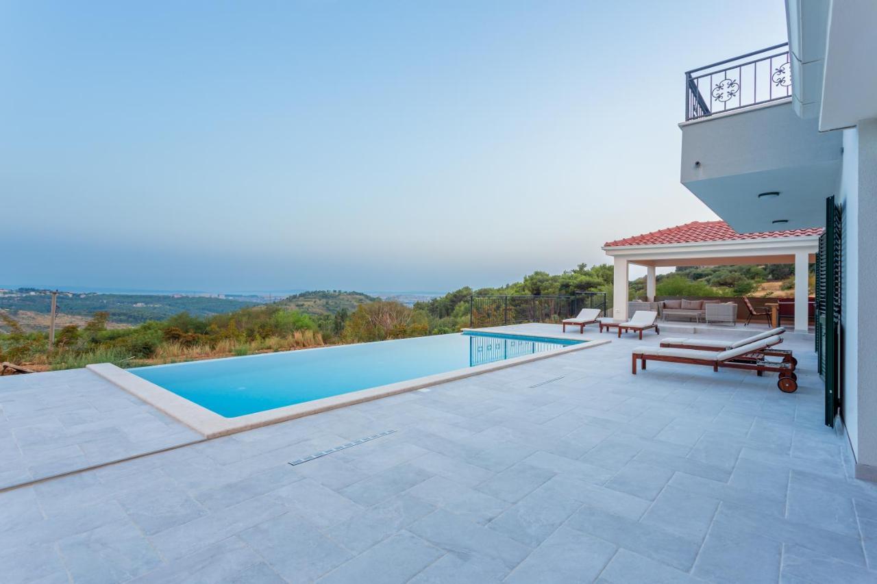Secluded House - Guaranteed Privacy - Heated Pool Vila Klis Exterior foto