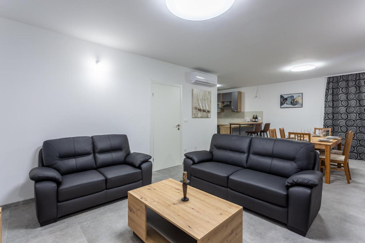 Secluded House - Guaranteed Privacy - Heated Pool Vila Klis Exterior foto