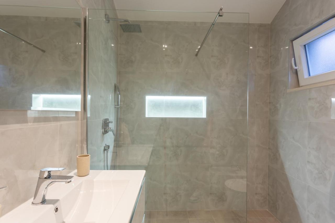 Secluded House - Guaranteed Privacy - Heated Pool Vila Klis Exterior foto