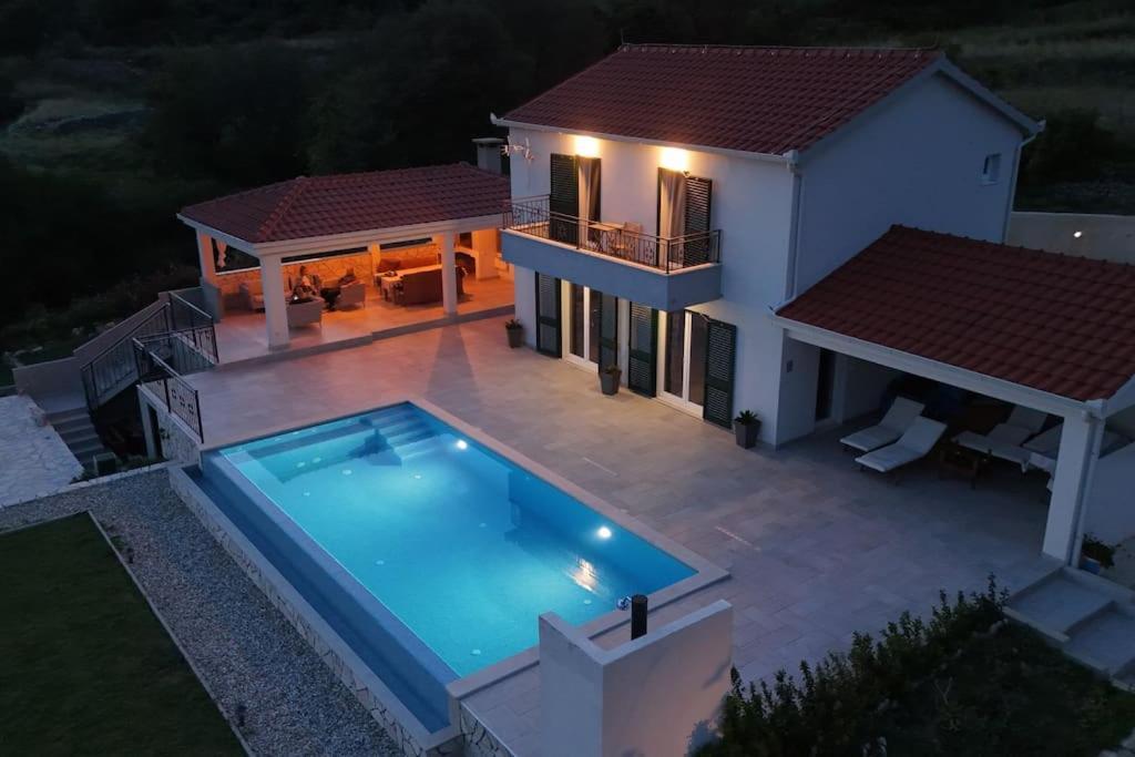 Secluded House - Guaranteed Privacy - Heated Pool Vila Klis Exterior foto