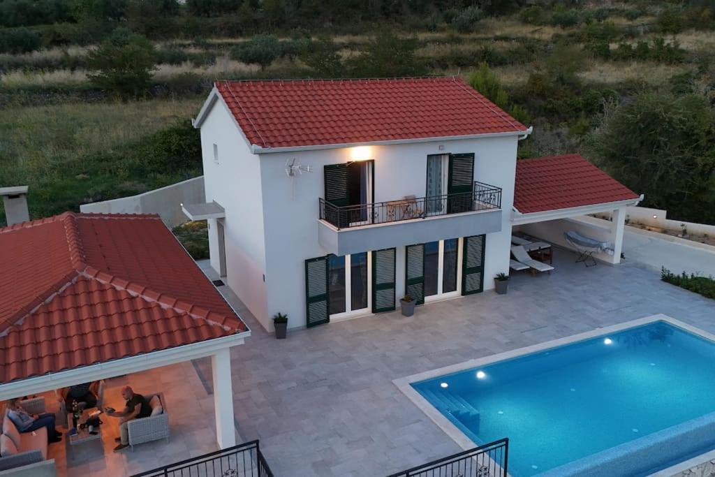 Secluded House - Guaranteed Privacy - Heated Pool Vila Klis Exterior foto