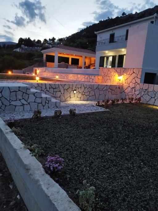 Secluded House - Guaranteed Privacy - Heated Pool Vila Klis Exterior foto