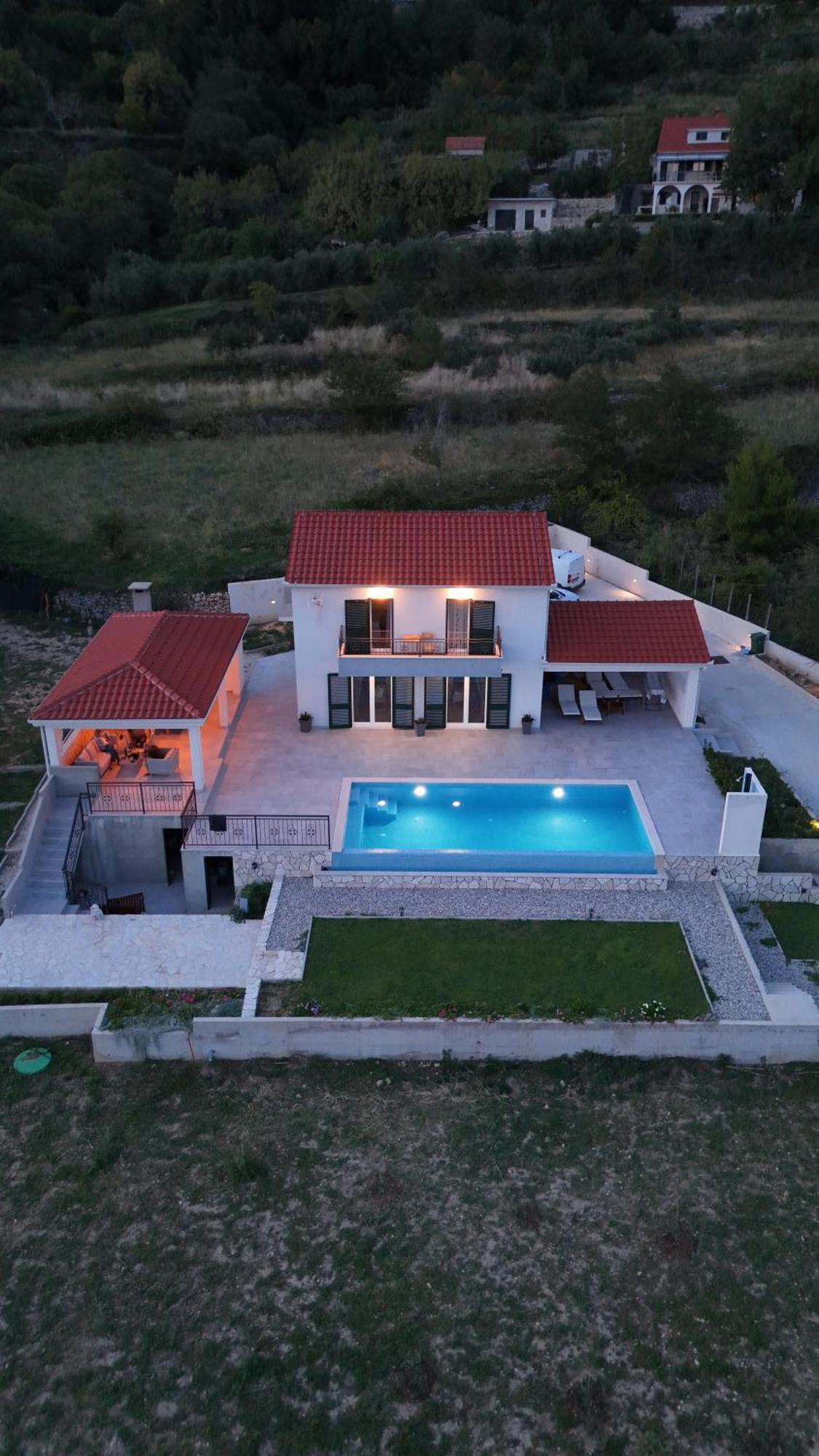 Secluded House - Guaranteed Privacy - Heated Pool Vila Klis Exterior foto